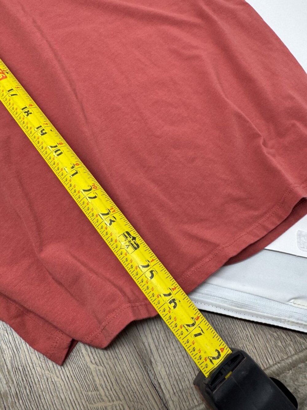 Tommy Hilfiger Men’s Classic Crew Neck T-Shirt Terracotta Red Size M - Picture 9 of 9